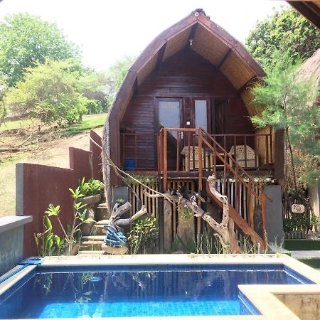 The Golden Ave Bungalow Hotel Gili Trawangan Bagian luar foto