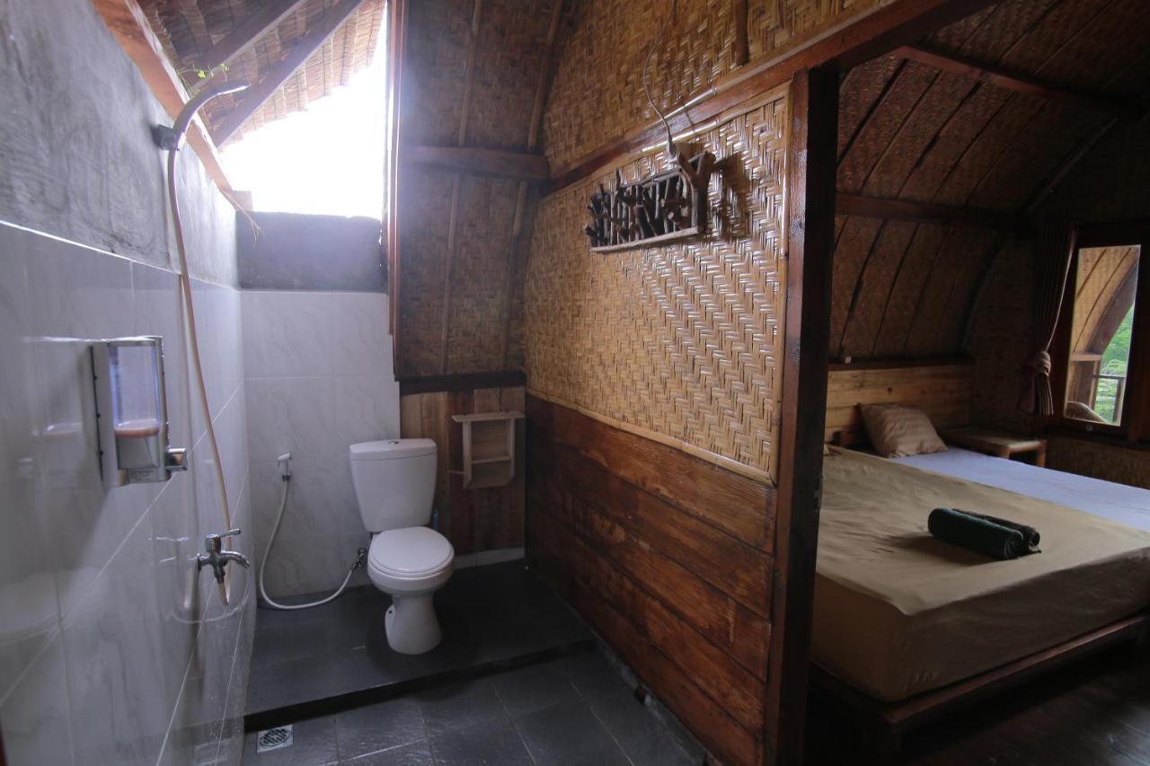 The Golden Ave Bungalow Hotel Gili Trawangan Bagian luar foto