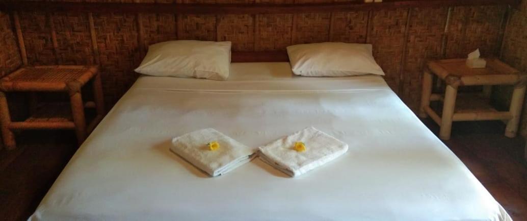 The Golden Ave Bungalow Hotel Gili Trawangan Bagian luar foto